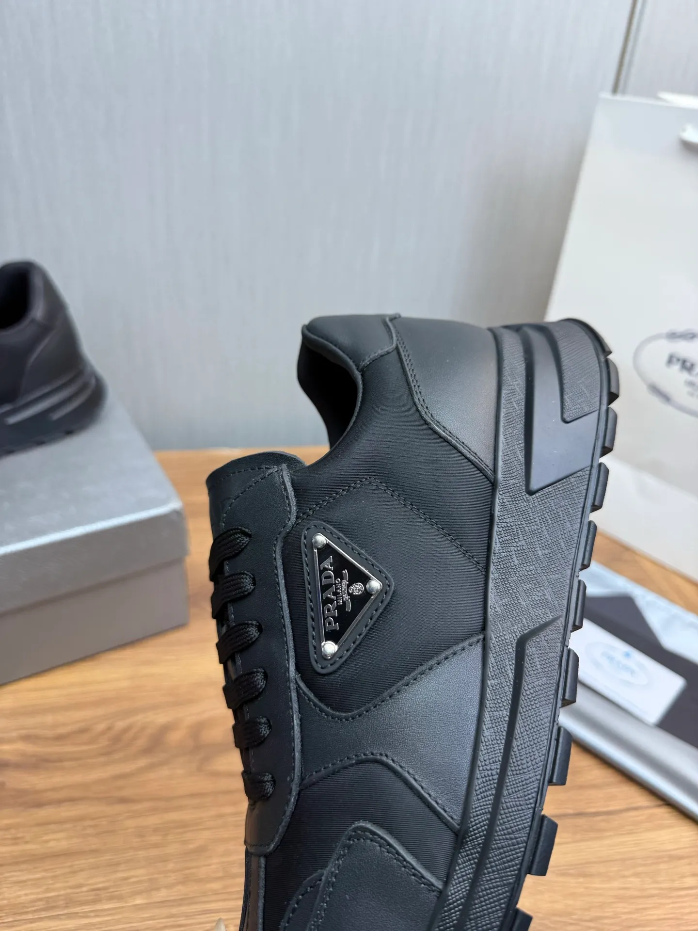 Factory price 580💰 [PRADA] Hot-selling men's shoes shipped 👏Official website synchronized ⬆️ Original cowhide fabric + cowhide lining, cowhide feet 🐮 1:1 shipment ✔️Original original bottom, 38-45 (45. Customized, non-refundable)